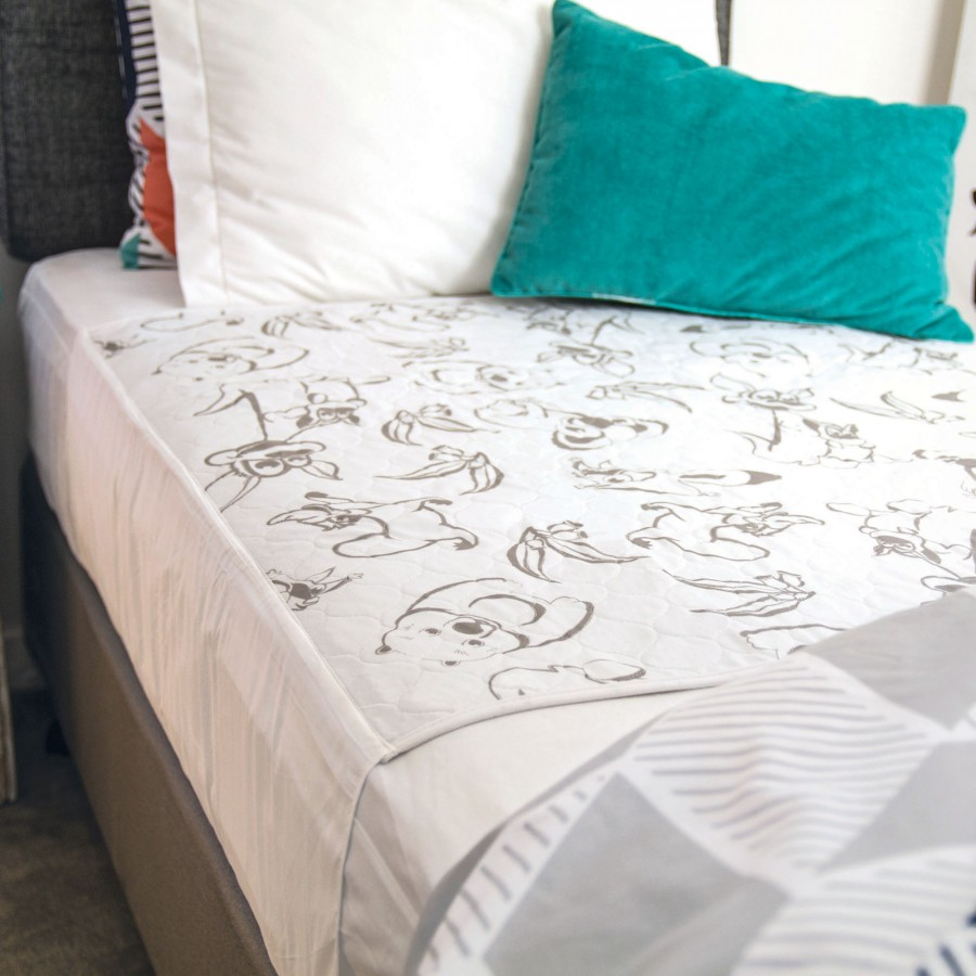Conni Kids Reusable Bed Pad with Tuck-ins - Aussie Animals